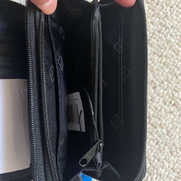 Vera Bradley RFID All in One Crossbody - Picture 3 of 5